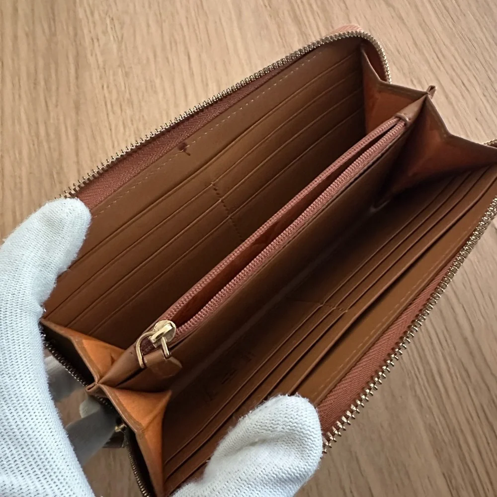 MCM Cognac Zipper Long wallet - Picture 10 of 14